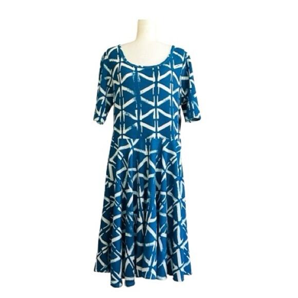 LuLaRoe Nicole Blue White Print Short Sleeve Drop Wasit Midi Dress Plus 3XL NEW - Picture 12 of 12